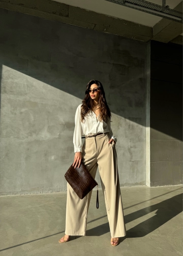 A wholesale clothing model wears  Palazzo Trousers - Beige
, Turkish wholesale Pants of Cream Rouge
