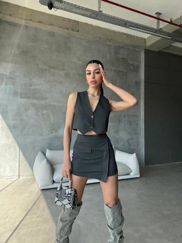 A wholesale clothing model wears  Vest And Shorts Suit - Anthracite
, Turkish wholesale Suit of Cream Rouge