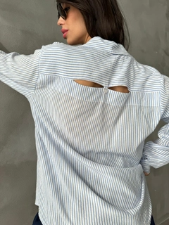 A wholesale clothing model wears cro11987-shirt-with-window-detail-on-the-back-blue-&-white, Turkish wholesale Shirt of Cream Rouge