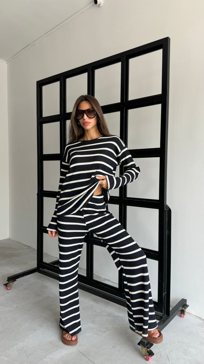 Cream Rouge Set Casual Mercerizzato Di 2: Ecru E Blu Navy Abbigliamento all'ingrosso Casuale