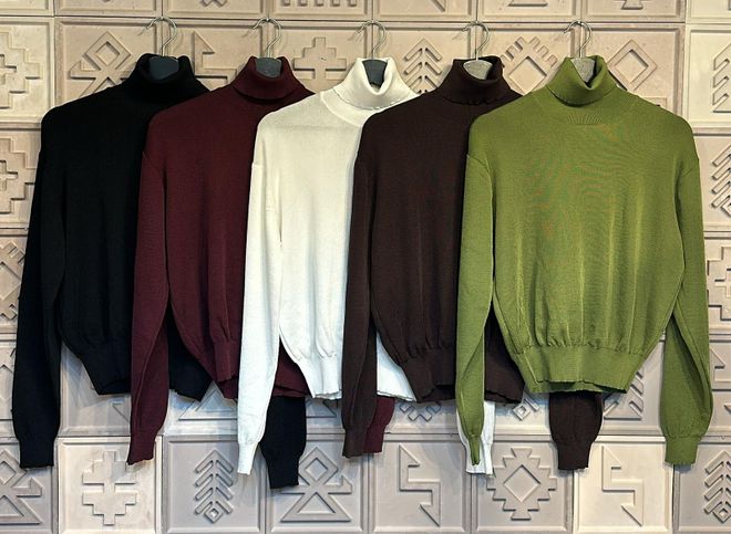 Cream Rouge Rollkragenpullover Schwarz Großhandelskleidung Lässig