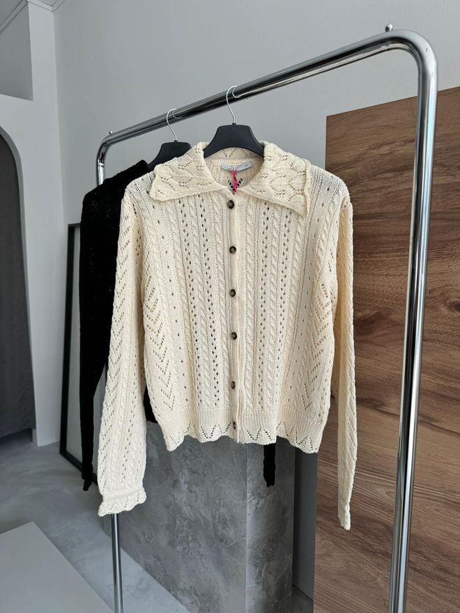 Cream Rouge Cardigan En Tricot Col Chemise Crème Vêtements en gros Décontracté