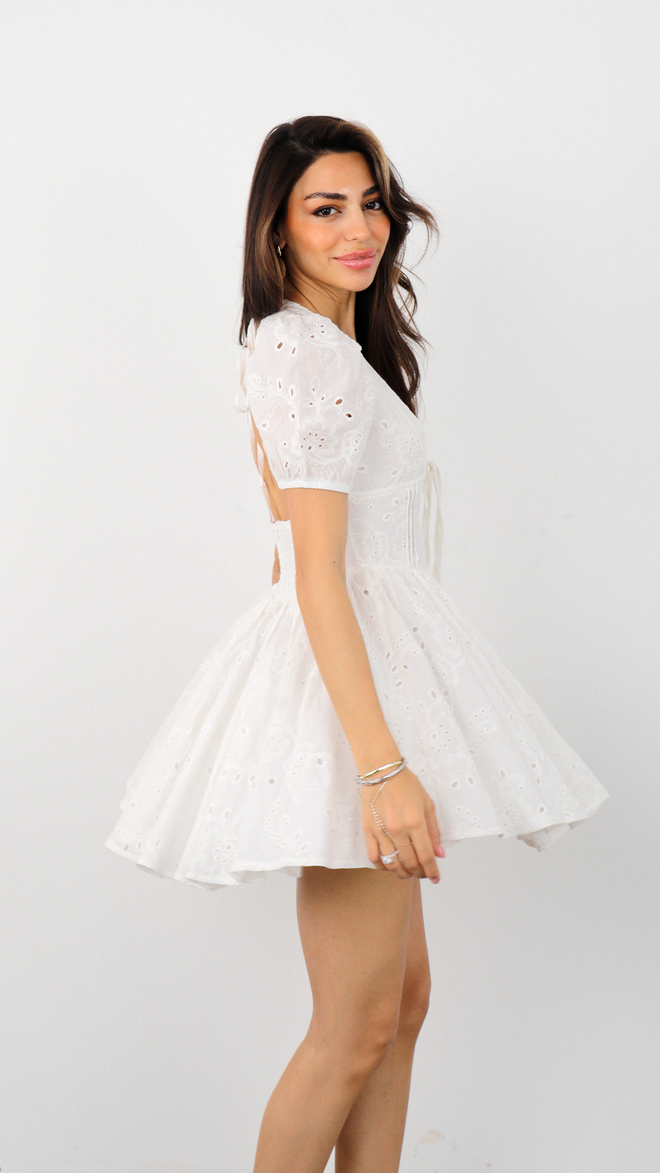 Cream Rouge Sukienka Mini Haftowana Hurtowa sprzedaż odzieży Uroczy