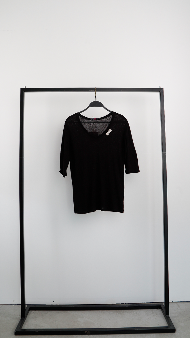 Cream Rouge T shirt Con Scollo A V Nera Abbigliamento all'ingrosso Casuale