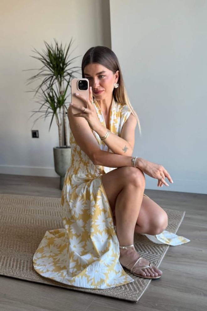 Cream Rouge Żółta Sukienka W Kształcie Litery A Z Dekoltem W Serek Bez Rękawów Midi Hurtowa sprzedaż odzieży Casual