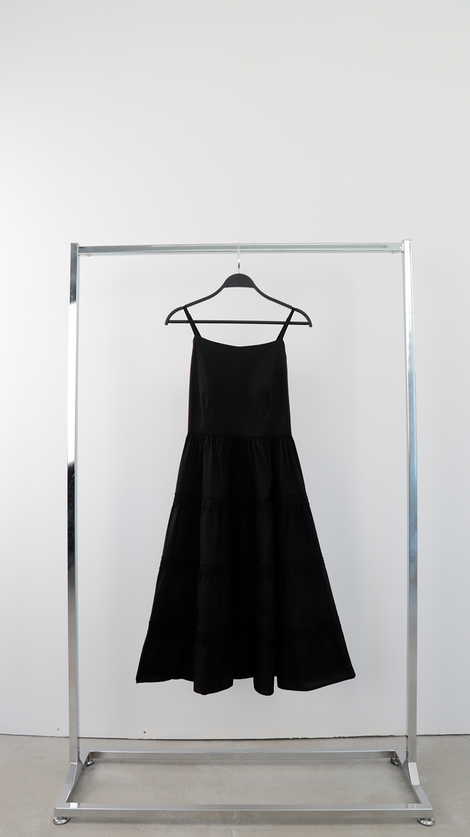 Cream Rouge Vestito Nero Fit And Flare Con Scollatura Quadrata Abbigliamento all'ingrosso Casuale