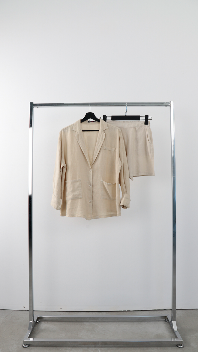 Cream Rouge Chemise Beige Col Châle Manches Longues Boutonnée Vêtements en gros Décontracté