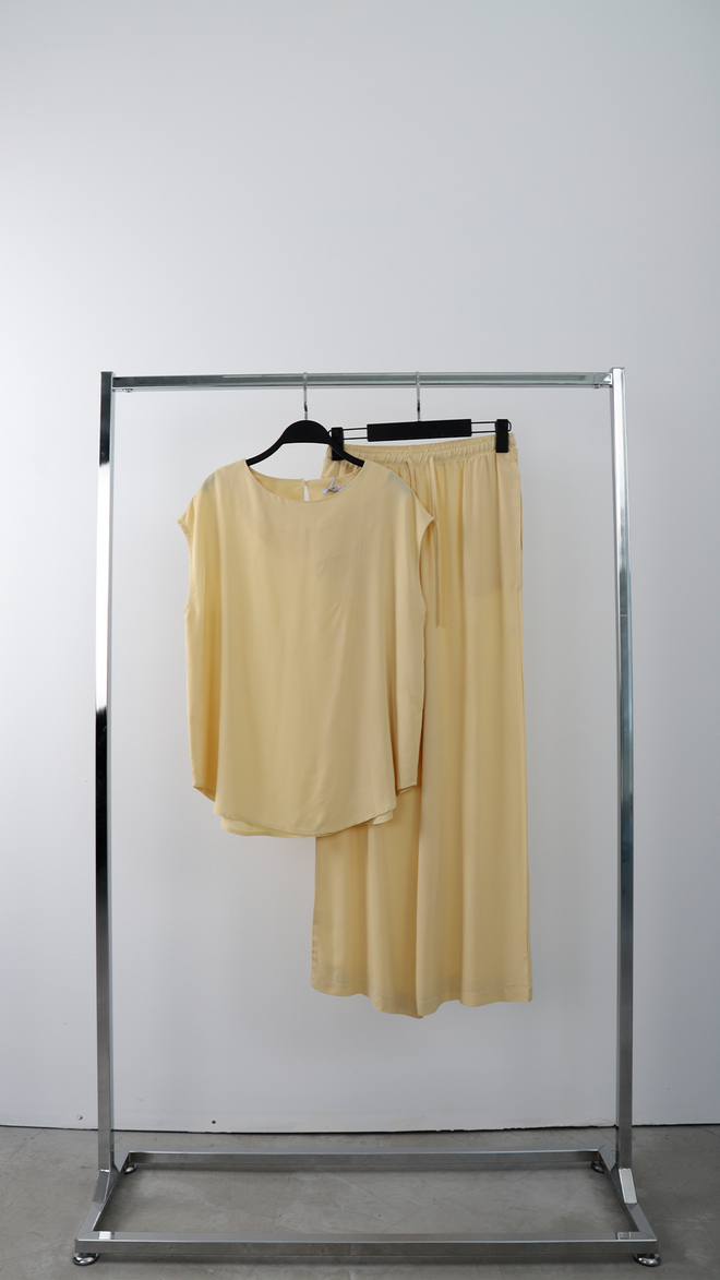 Cream Rouge Blusa Beige Con Manga Casquillo Y Cuello Redondo Ropa al por mayor 0