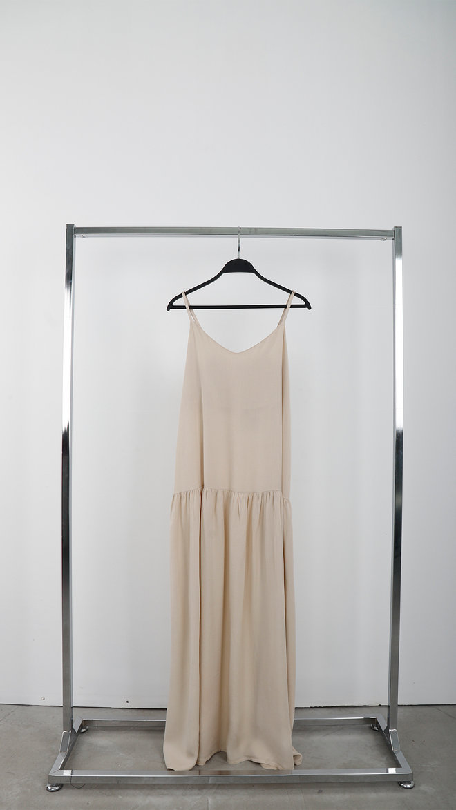 Cream Rouge Robe Beige Maxi Décolleté V Sans Manches D’Été Vêtements en gros Décontracté