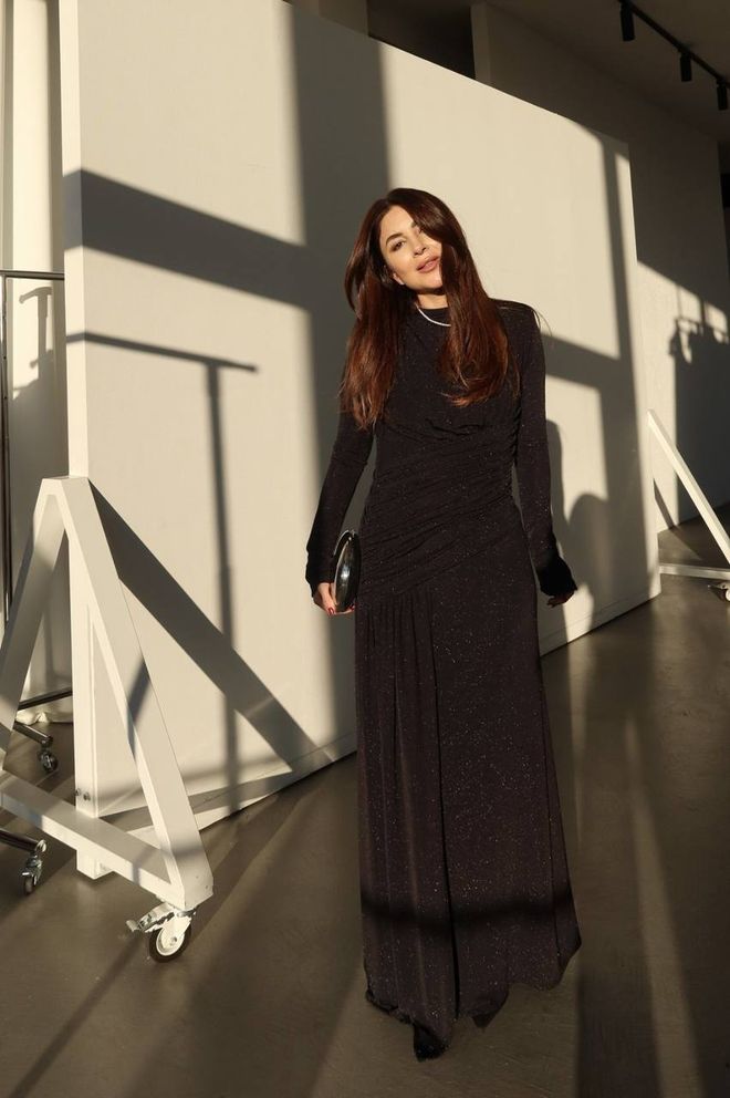 Cream Rouge Vestido Preto Elegante Tipo Bainha Com Decote Alto Roupas por atacado Formal