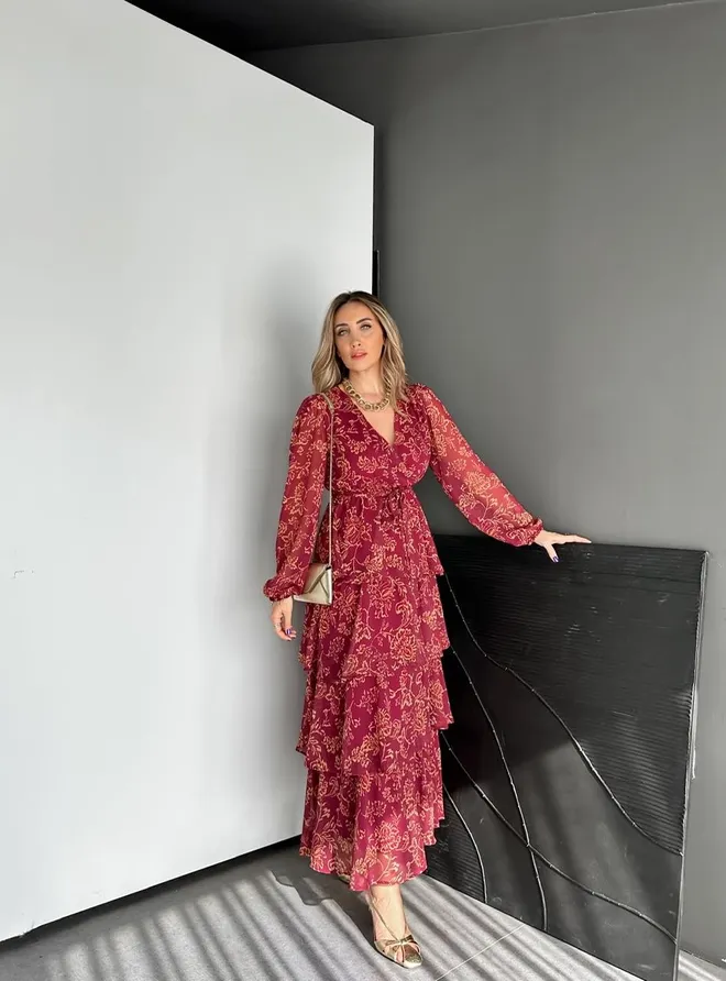 Cream Rouge Tamsiai Raudonas Su Sujuosiamu Maxi Su Gėlių Raštu Didmeninė prekyba drabužiais 1