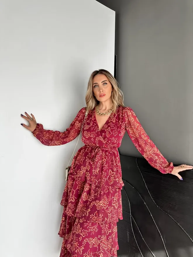 Cream Rouge Tamsiai Raudonas Su Sujuosiamu Maxi Su Gėlių Raštu Didmeninė prekyba drabužiais Varpo formos rankovė