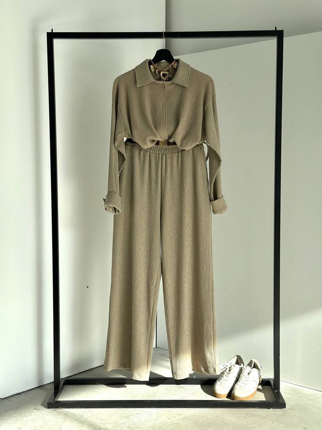 Cream Rouge Camicia Khaki Regular Fit Con Collo Polo Abbigliamento all'ingrosso Casuale