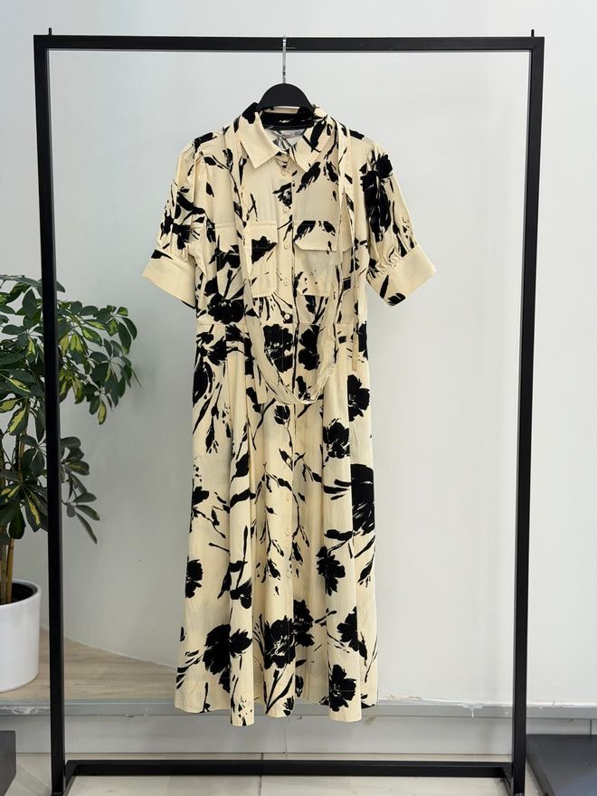 Cream Rouge فستان بيج مزخرف بنمط زهور بقميص وياقة شال ملابس بالجملة محتشم