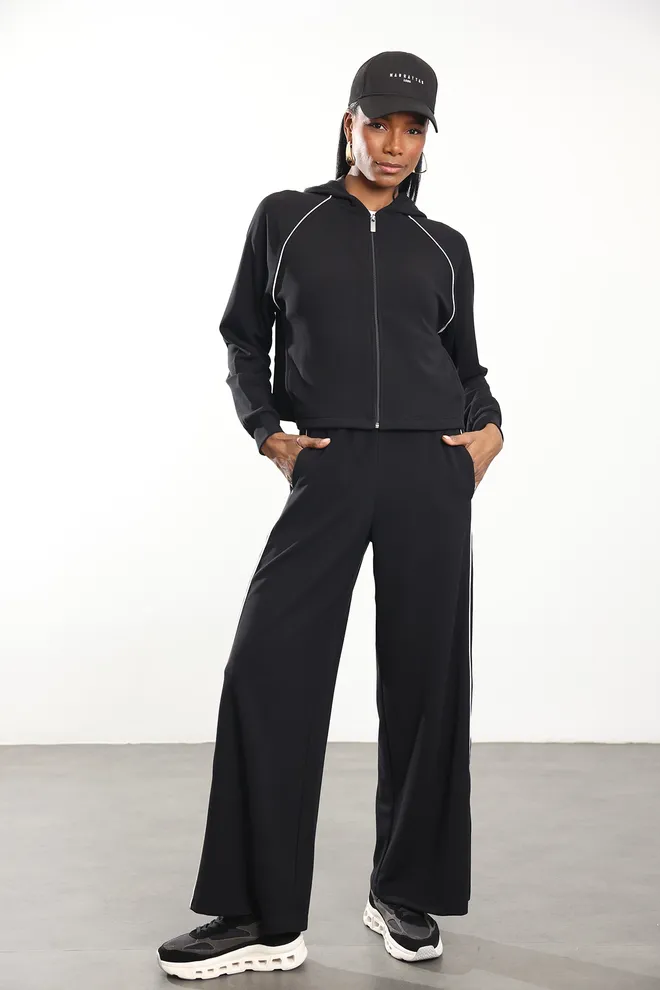 Cream Rouge Black Tracksuit With Hooded Neck & Zip Up Closure Wholesale Clothing 5
