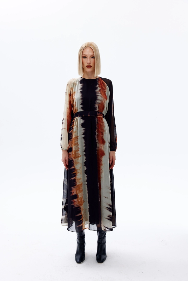 Ένα μοντέλο χονδρικής πώλησης ρούχων φοράει 44107 - Dress - Black, τούρκικο Φόρεμα χονδρικής πώλησης από Cream Rouge