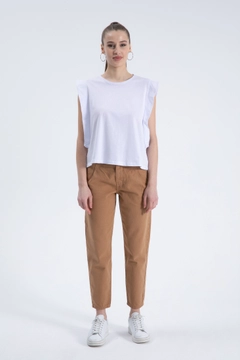 A wholesale clothing model wears CRO10053 - T-Shirt - White, Turkish wholesale Tshirt of Cream Rouge