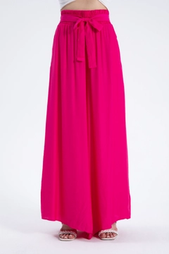 A wholesale clothing model wears CRO10079 - Trousers - Fuchsia, Turkish wholesale Pants of Cream Rouge