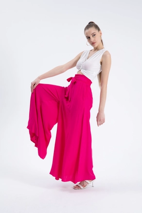 A model wears CRO10079 - Trousers - Fuchsia, wholesale Pants of Cream Rouge to display at Lonca