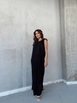 Una modella di abbigliamento all'ingrosso indossa cro10258-dress-black, vendita all'ingrosso turca di  di 