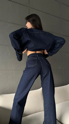Una modelo de ropa al por mayor lleva cro11515-palazzo-jeans-navy-blue, Vaqueros turco al por mayor de Cream Rouge