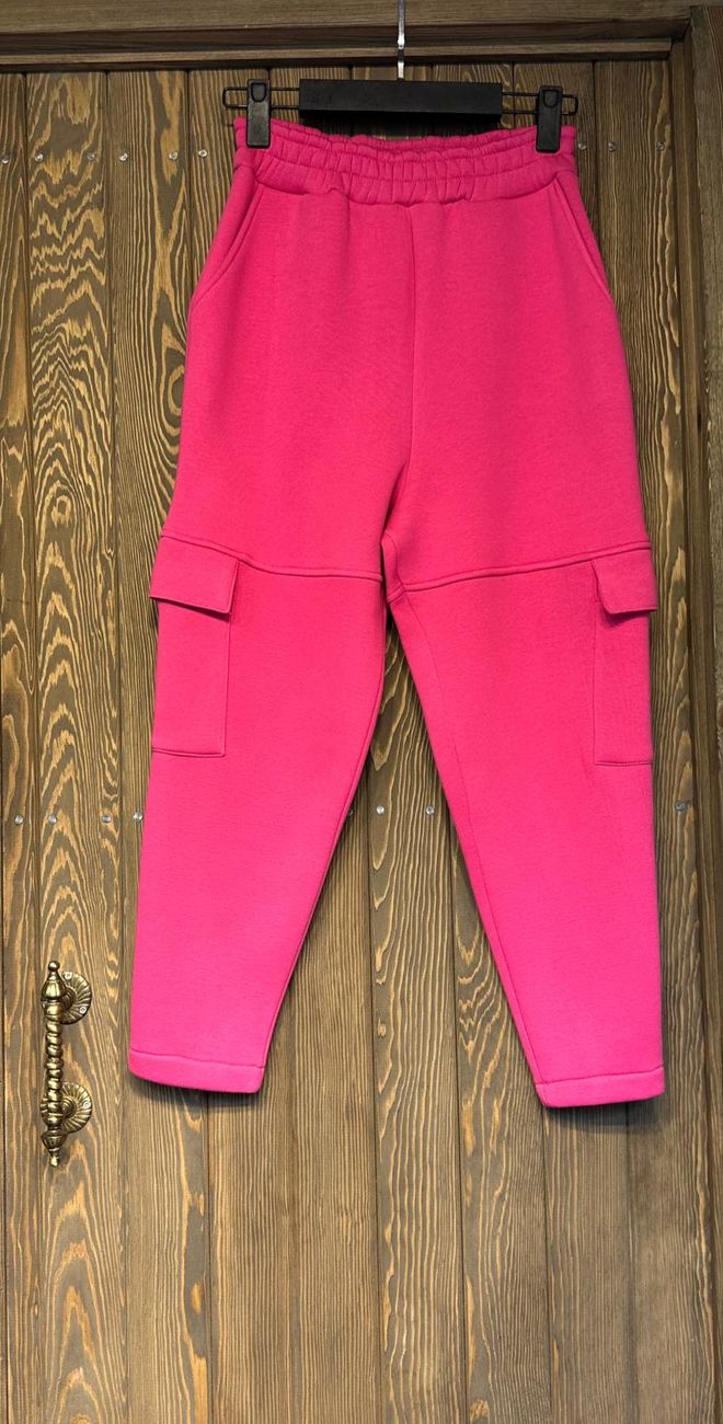 Cream Rouge Jogginghose Mit Cargotaschen – Fuchsia Großhandelskleidung Lässig