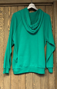 A wholesale clothing model wears cro11631-kangaroo-pocket-sweatshirt-green, Turkish wholesale Hoodie of Cream Rouge