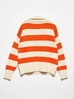 Модел на дрехи на едро носи 11097 - Sweater - Orange, турски едро пуловер на Dilvin