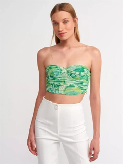 A wholesale clothing model wears 15628 - Crop Top - Green, Turkish wholesale Crop Top of Dilvin