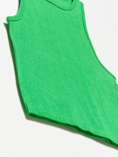Um modelo de roupas no atacado usa 15630 - Bustier - Light Green, atacado turco Bustiê de Ilia