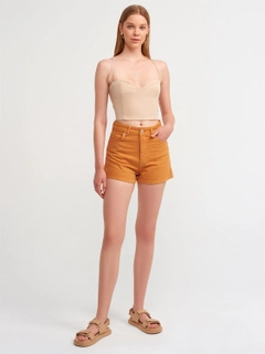 A wholesale clothing model wears 16484 - Shorts - Mustard, Turkish wholesale Shorts of Dilvin