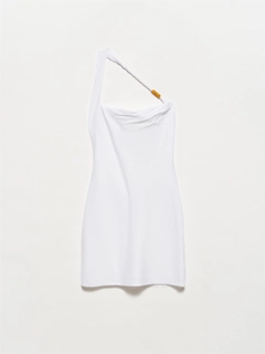 Ένα μοντέλο χονδρικής πώλησης ρούχων φοράει 17397 - Dress - White, τούρκικο Φόρεμα χονδρικής πώλησης από Dilvin