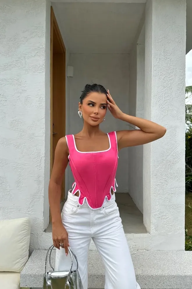 EYYO ATELIER Fuchsiafarbenes Crop Top Mit Trägern Großhandelskleidung Elegant
