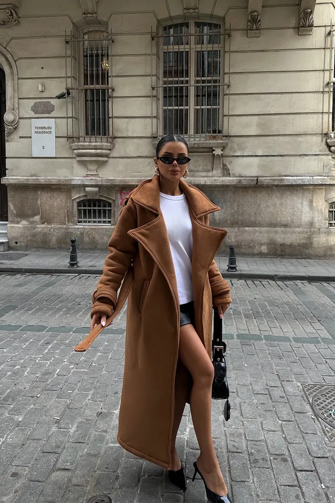 EYYO ATELIER Cappotto lungo con tasche color marrone chiaro Abbigliamento all'ingrosso Modesto