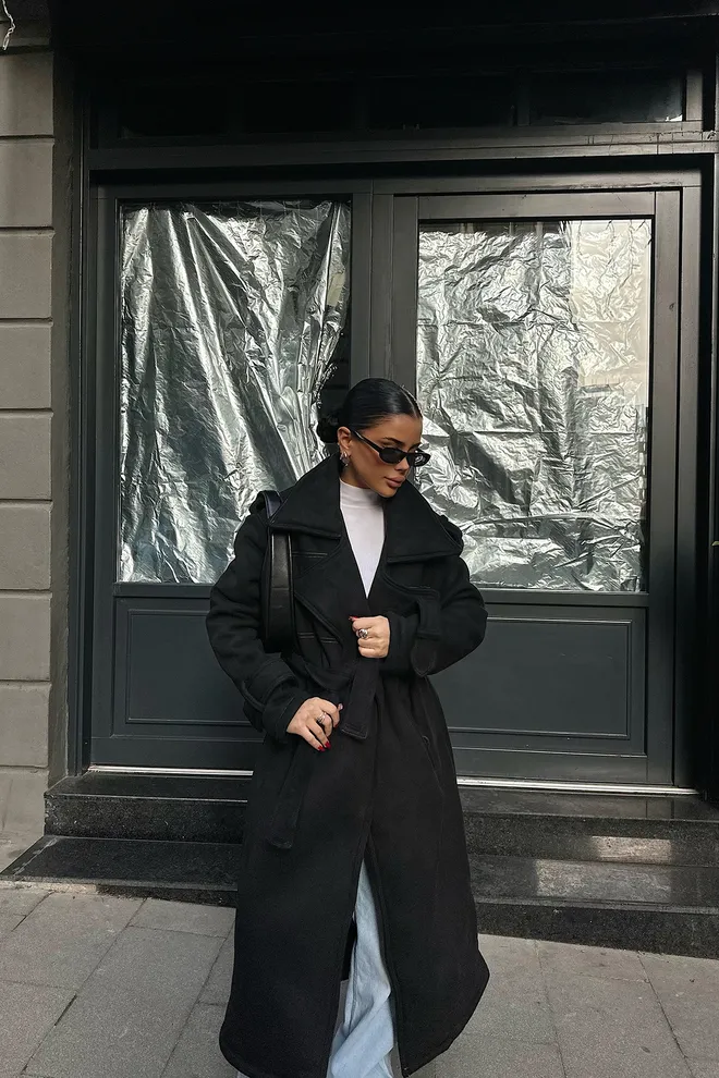 EYYO ATELIER Cappotto lungo con tasche nere Abbigliamento all'ingrosso Modesto