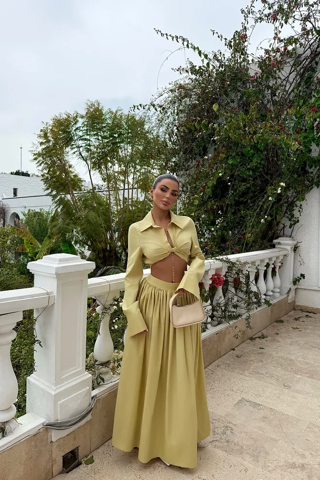 EYYO ATELIER Obleka Z Rumenim Krilom Oblačila na debelo Eleganten