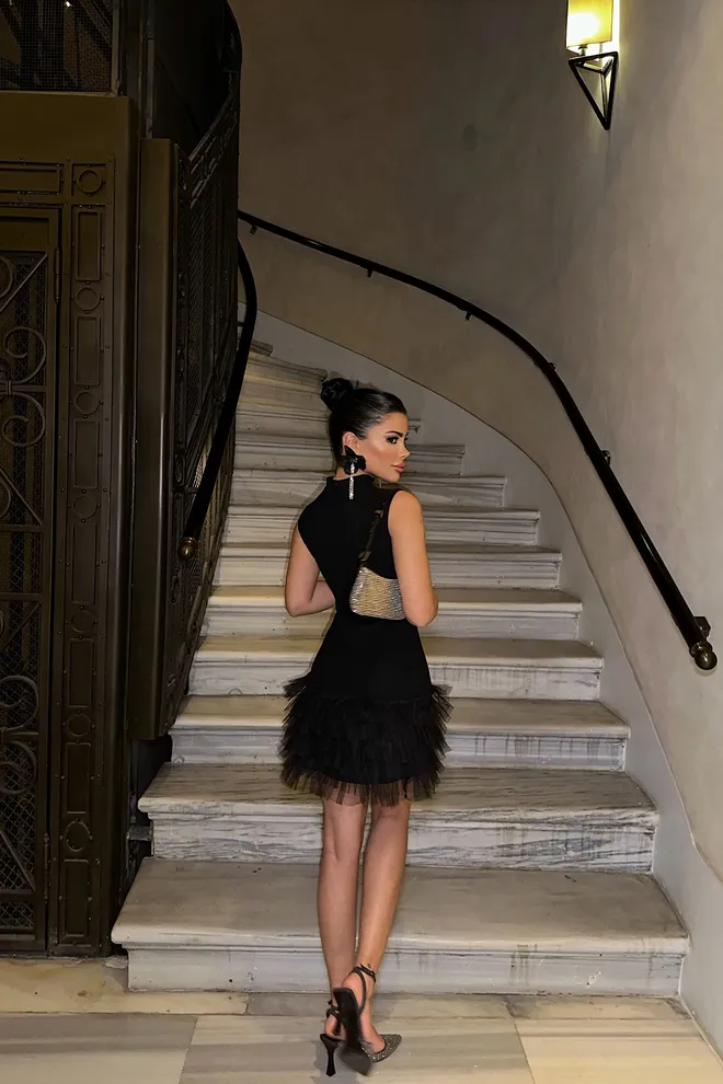 EYYO ATELIER Schwarzes Ärmelloses Kleid Mit Tülldetail Großhandelskleidung Elegant