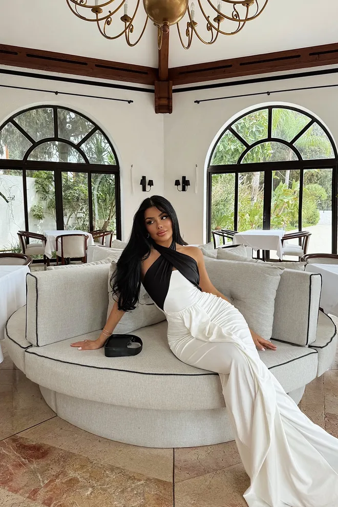 Ilia Lange Jurk Met Witte Stropdas Groothandel Kleding Elegant