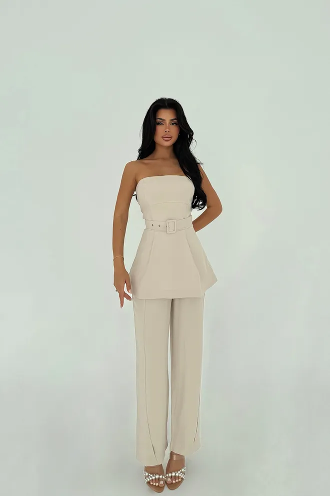 EYYO ATELIER Beige Pak Met Riem Van Betty Groothandel Kleding Elegant