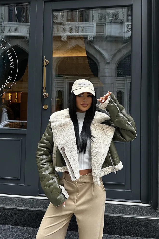 EYYO ATELIER Grüne Aviator Jacke Mit Gekerbtem Kragen Großhandelskleidung Modest