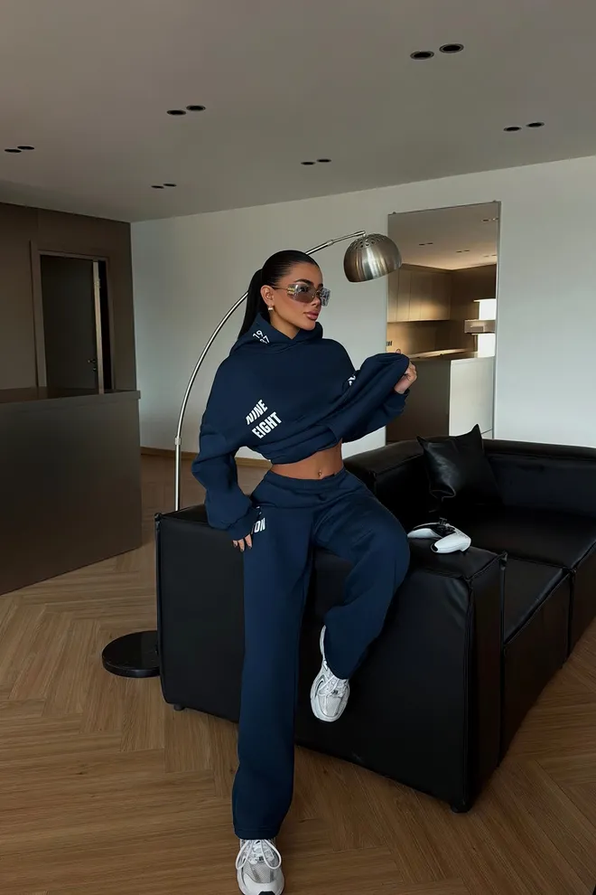 EYYO ATELIER Trenirka Mornarsko Modra Oversized Fit Ravna Noga Z Kapuco Oblačila na debelo Ležerno