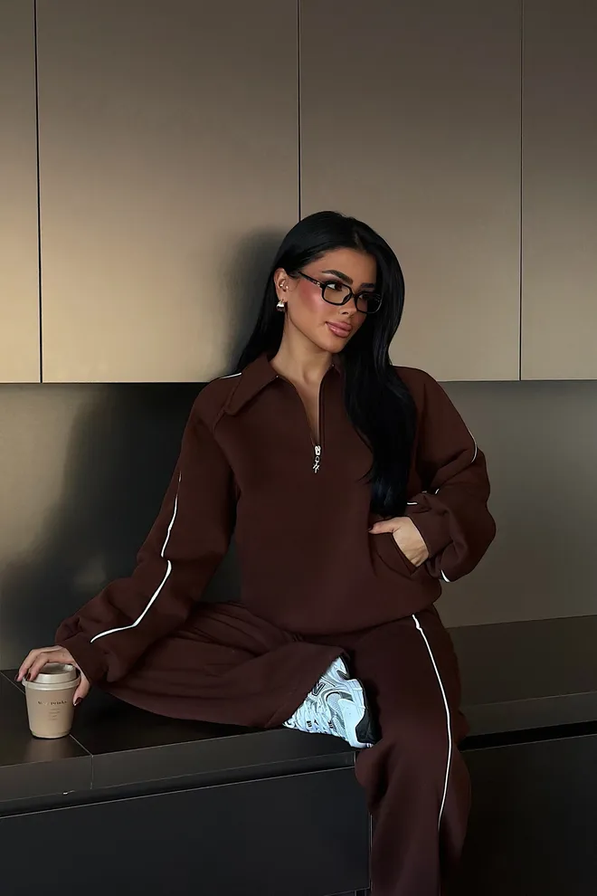 EYYO ATELIER Rudas Dryžuotas Sportinis Kostiumas Su Oversized Fit Ir Leopardų Rašto Kišene Didmeninė prekyba drabužiais Metalo spalvos siūlai