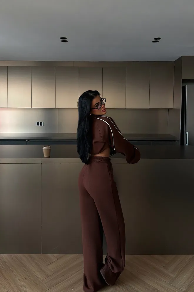 EYYO ATELIER Rudas Dryžuotas Sportinis Kostiumas Su Oversized Fit Ir Leopardų Rašto Kišene Didmeninė prekyba drabužiais Vasara