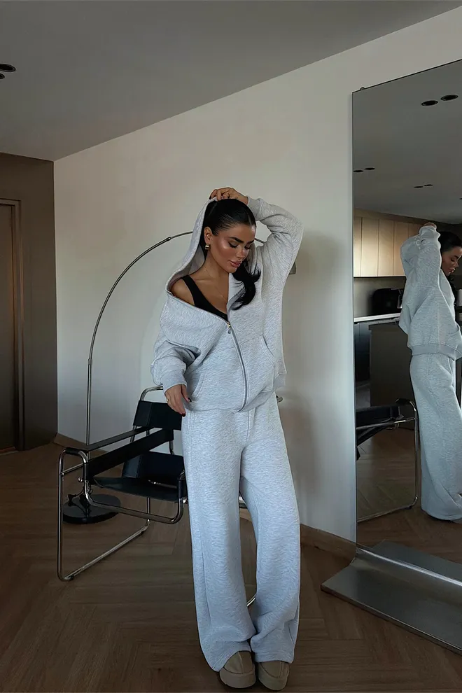 EYYO ATELIER Siva Trenirka Z Oversized Fitom In Kapuco Oblačila na debelo Ležerno