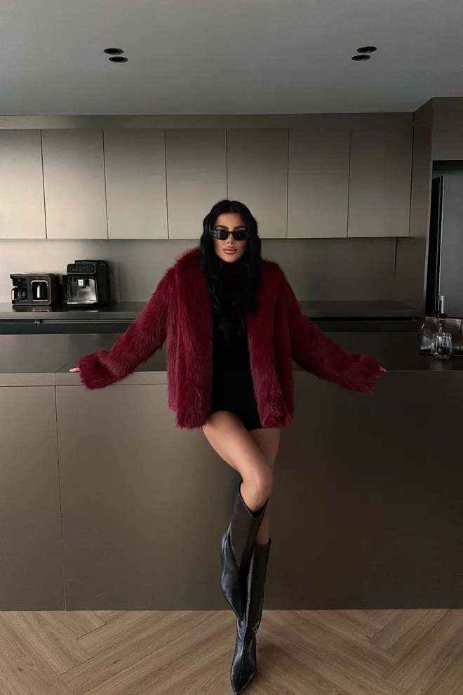 EYYO ATELIER السترة الفراء الأرجواني الداكن ذات المظهر البراق المقاس الكبير ملابس بالجملة 1