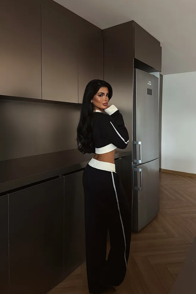 EYYO ATELIER Црн Оверсизед Фит Трацксуит Са Пругастим Јоггер Панталонама Велепродаја одеће Пролеће