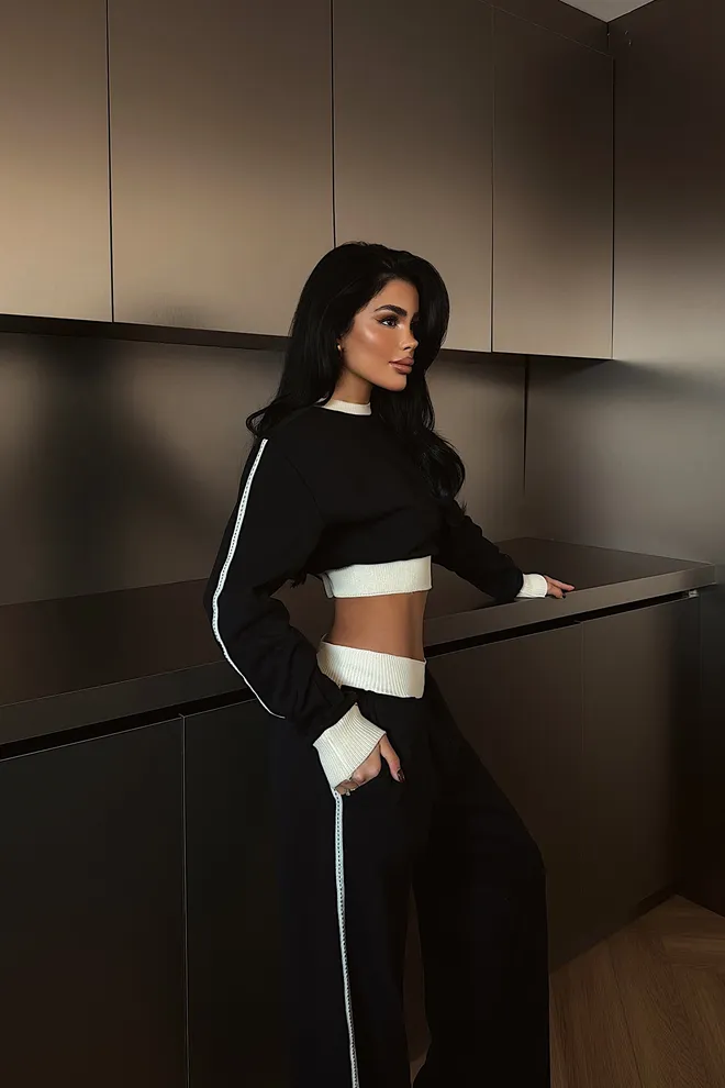 EYYO ATELIER Црн Оверсизед Фит Трацксуит Са Пругастим Јоггер Панталонама Велепродаја одеће Лоунге