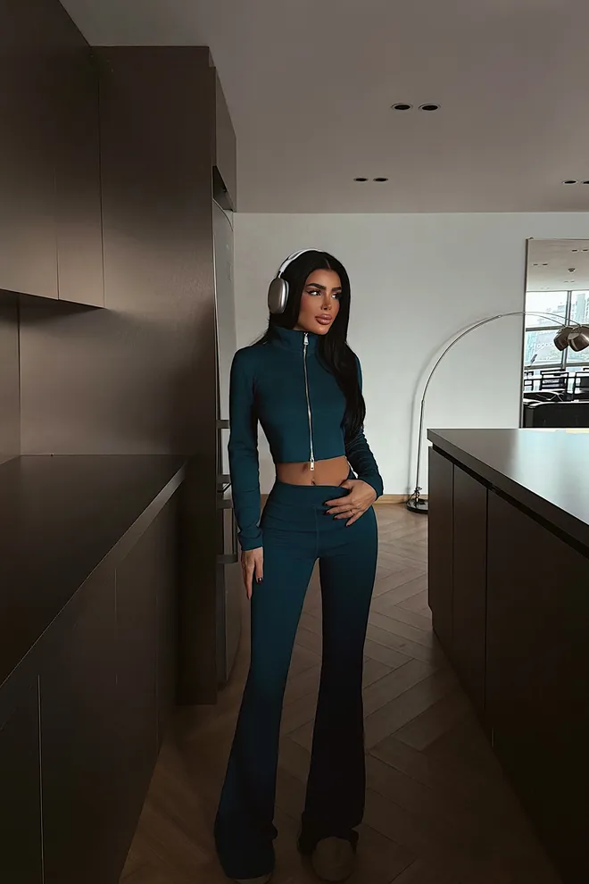 EYYO ATELIER Tuta Blu Navy Con Fit Slim E Gamba Svasata Abbigliamento all'ingrosso Casuale