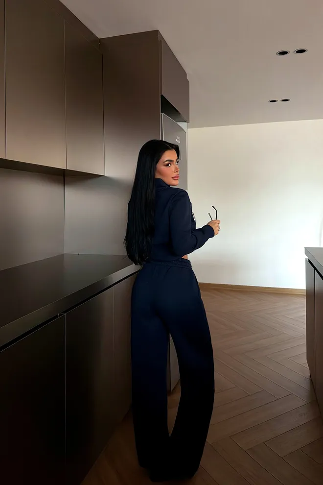 EYYO ATELIER Трацксуит Сет Морнарско Плаво Са Патентом И Дугачким Џогерима Велепродаја одеће Пролеће