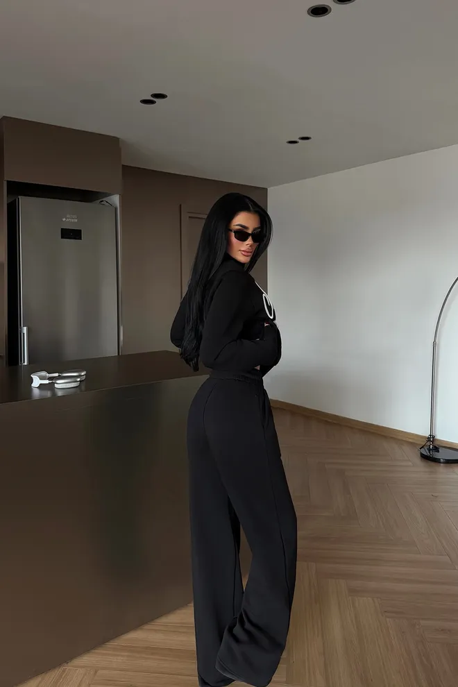 EYYO ATELIER Czarny Dres Slim Fit Szeroka Nogawka Jogger Hurtowa sprzedaż odzieży Wiosna